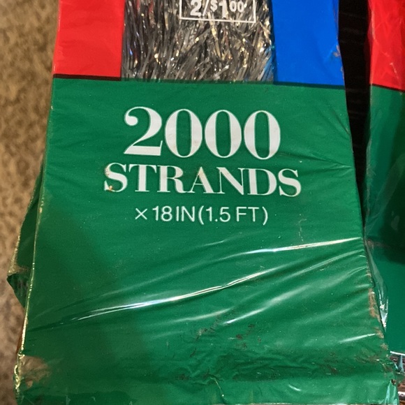 Vintage Santa’s best 18” 2000 strand icicles - Picture 7 of 9